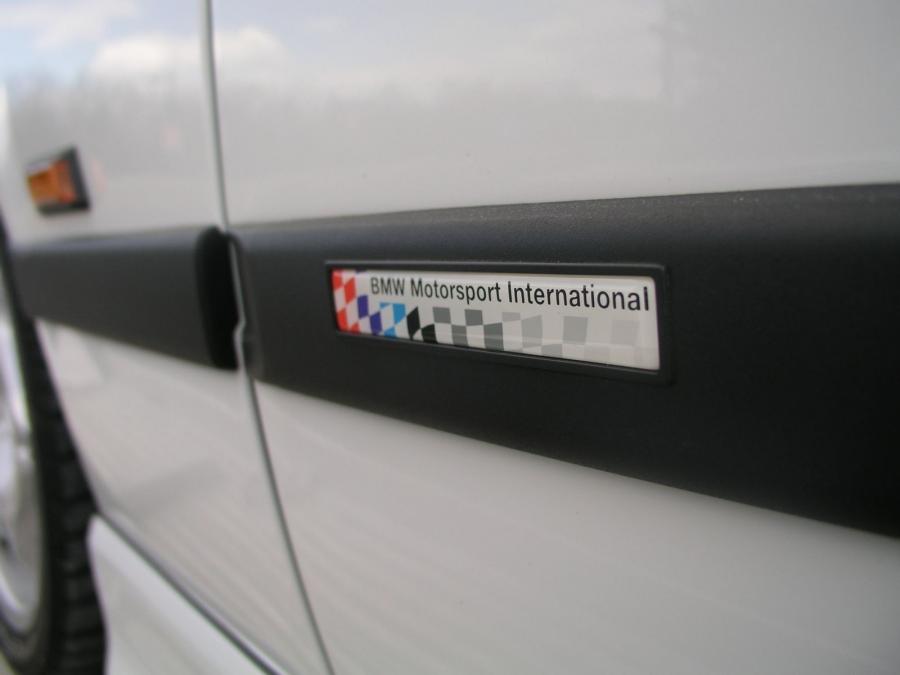  BMW M3 Lightweight 1995 года  (фото 3 из 6)